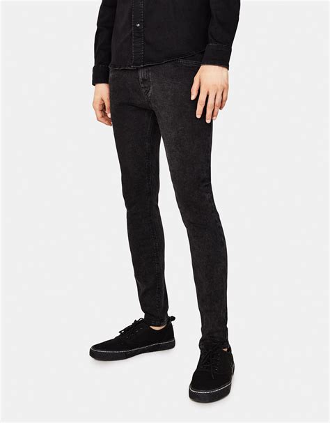 Jeans strappato da uomo Bershka .